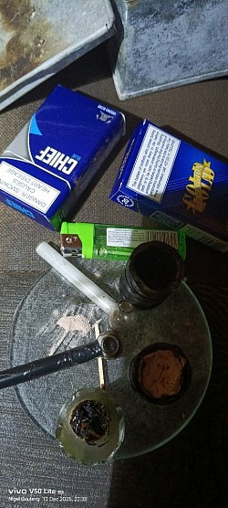 Confiscated drug parafinalia